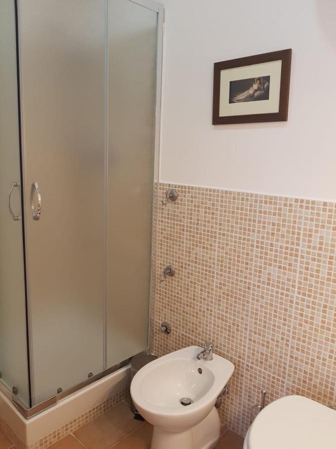 Alojamento de Acomodação e Pequeno-almoço Le Tre Sorelle A Testaccio *